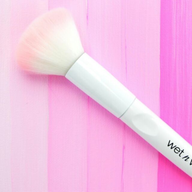 Cọ phấn phủ Wet n Wild Powder Brush