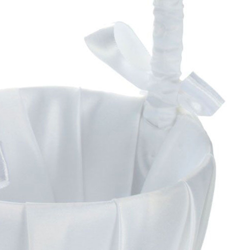Giỏ Hoa Trắng Vải Satin Đính Nơ Và Ngọc Trai Xinh Xắn