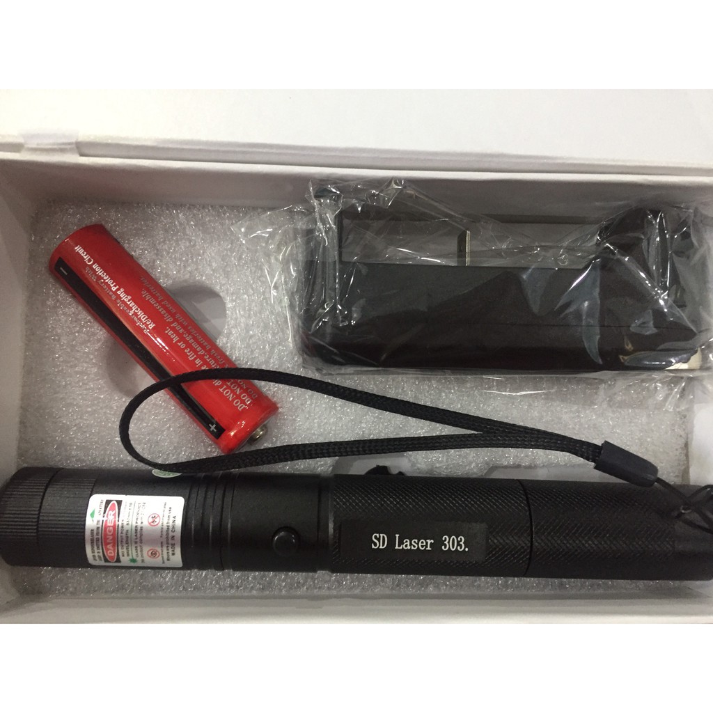 Đèn pin laser 303 siêu sáng gồm pin, sạc và khóa - Đèn lazer 303 tia Xanh lá