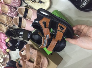 Giày sandal trẻ em