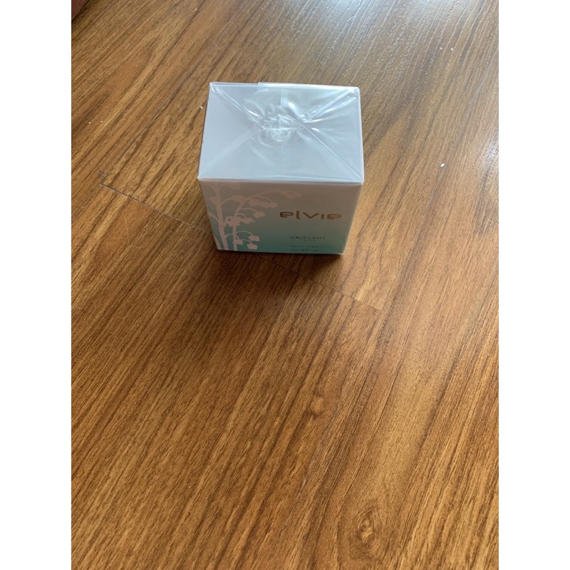 Nước hoa elvie
