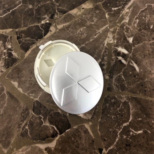 Bộ 4 Chiếc Logo Chụp Mâm, Ốp Lazang Bánh Xe Mitsubishi Đường Kính 60mm Màu Bạc Đen