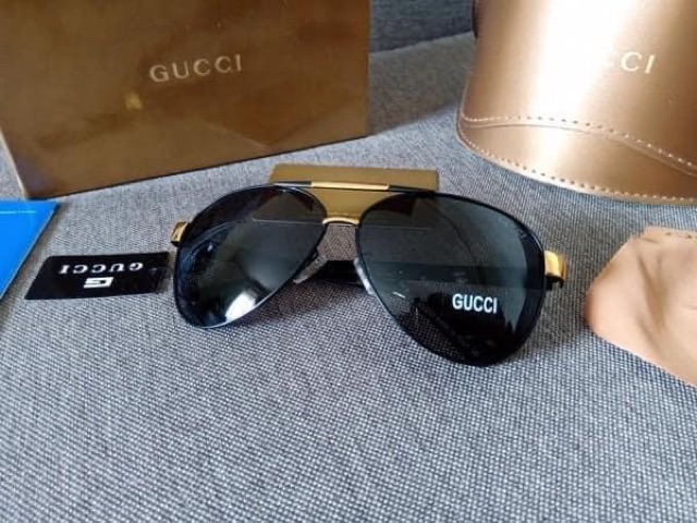 Kính nam đổi màu GC