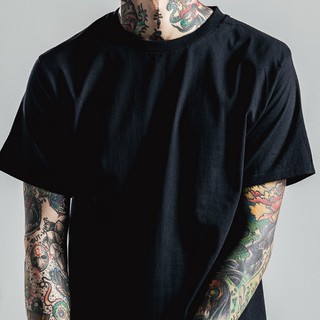 Áo thun cotton đen trơn cổ tròn unisex form rộng tay lửng