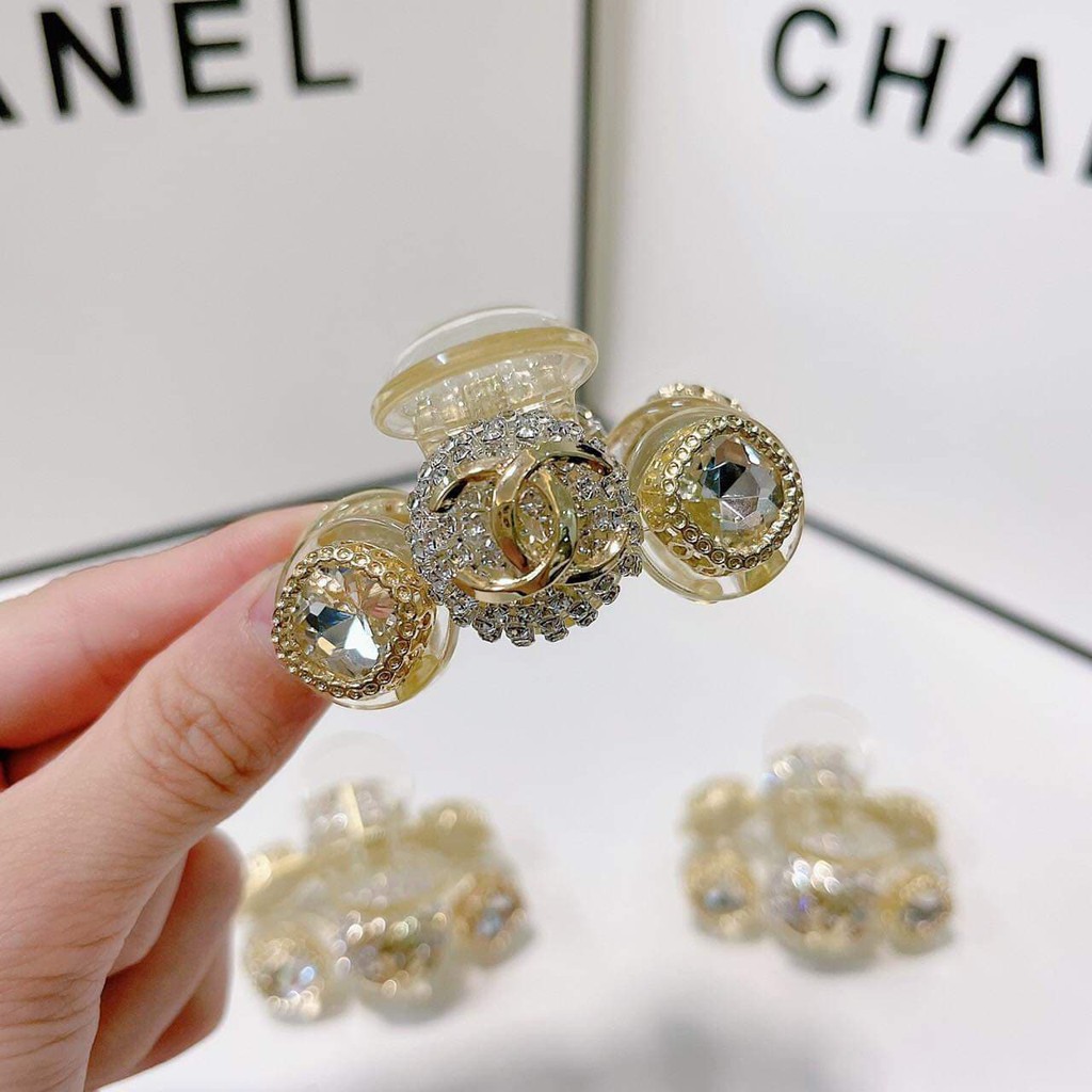 Kẹp tóc ngoạm loại nhỡ thương hiệu Dior/Chanel đính ngọc hạt châu to phong cách Hàn Quốc nữ tính dịu dàng dành cho nữ