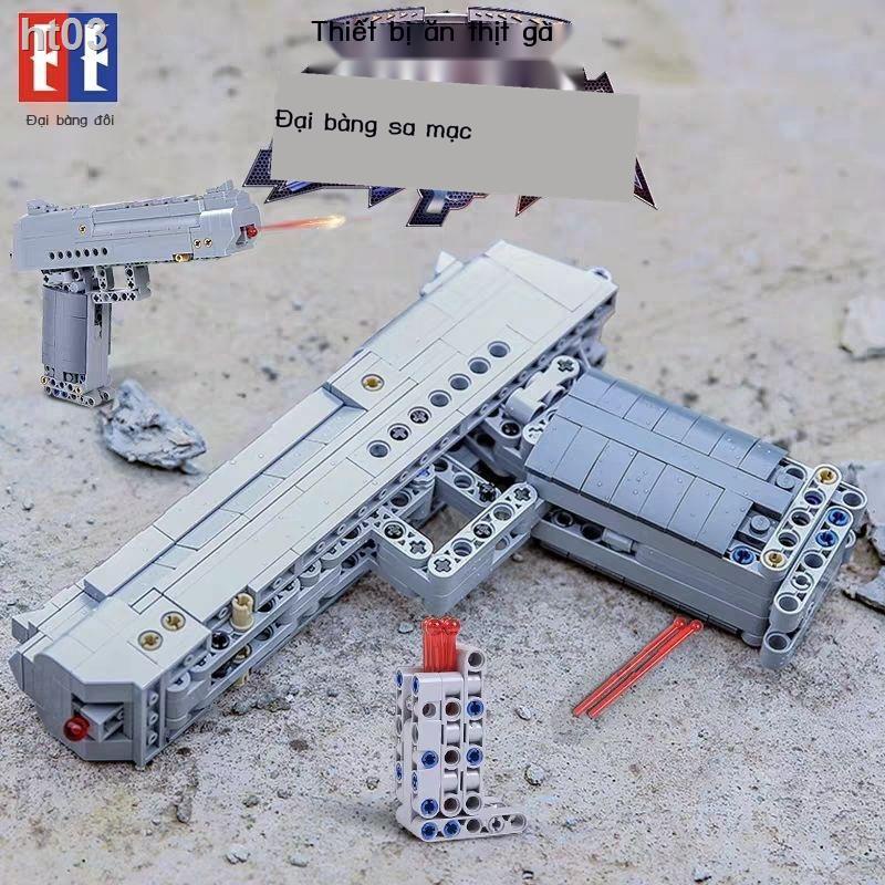 HUT Tương thích với Lego mô hình súng lục quân sự có thể bắn đạn lắp ráp AK47 ăn gà đồ chơi khối 98K