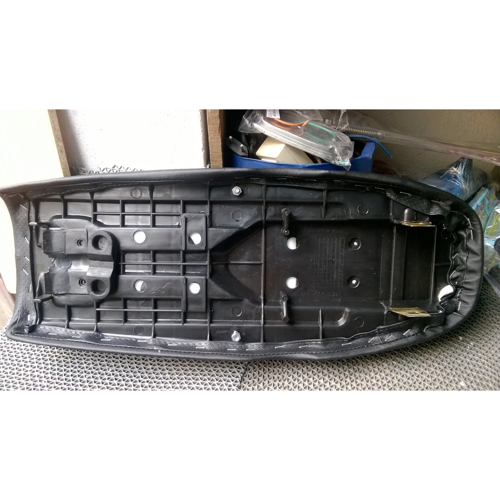 Yên honda 68-CL- viền cam