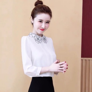 Áo sơ mi xếp ly cổ hoa