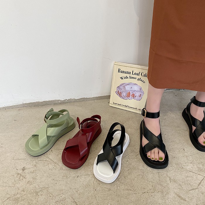 ( sẵn Đế Đen Quai Trắng 36, 38, 40 ) Giày sandals nữ quai chéo cá tính - US377