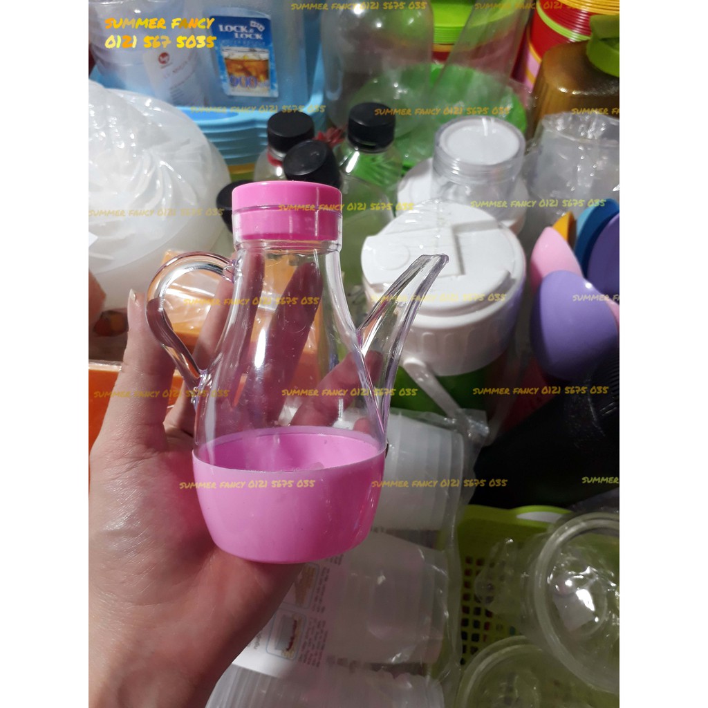 Bình đựng sốt nước chấm mắm xì dầu có vòi trong suốt - transparent spicy bottle with spout and handle jar