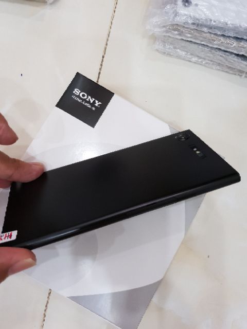 Điện thoại SONY XPERIA XZ1 ram 4G bộ nhớ 64G mới, chơi game mượt