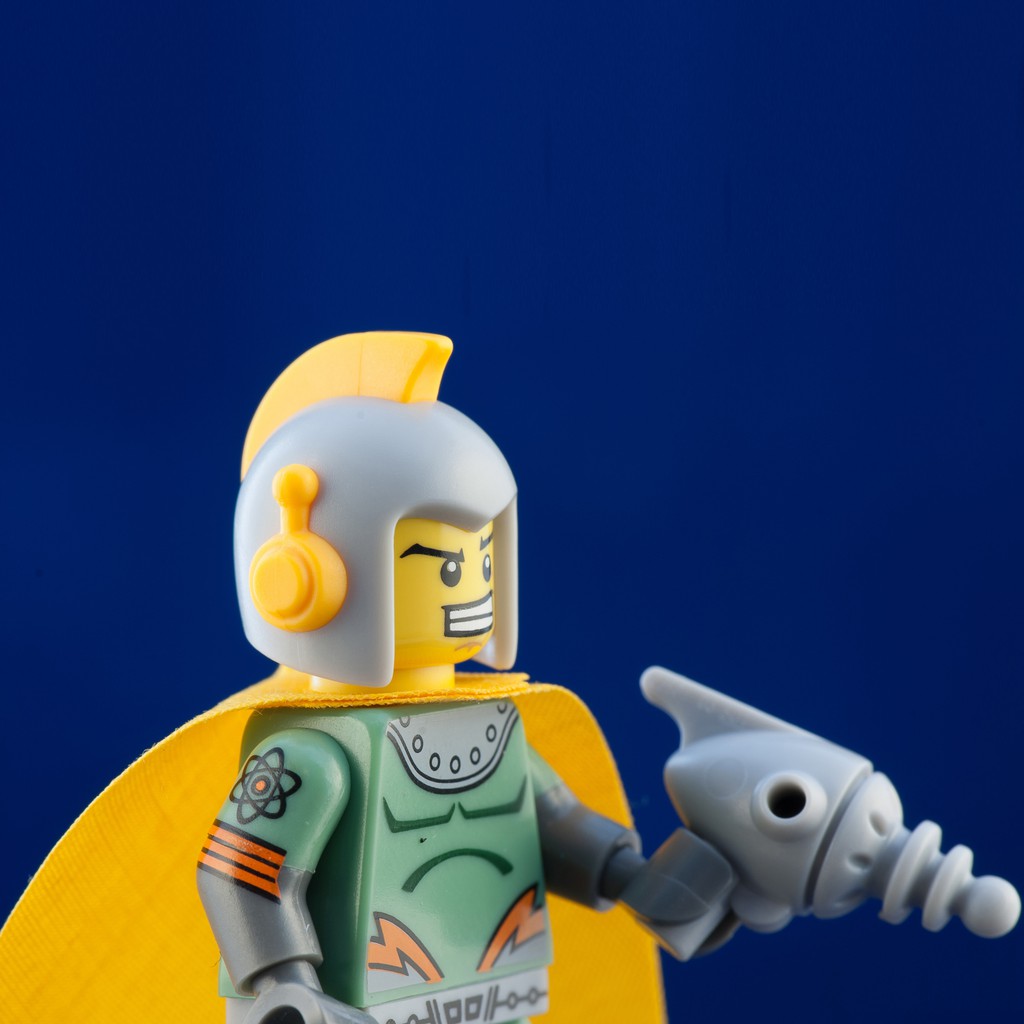 [Sealed] LEGO Minifigures Anh Hùng Không Gian Retro 71018 Series 17