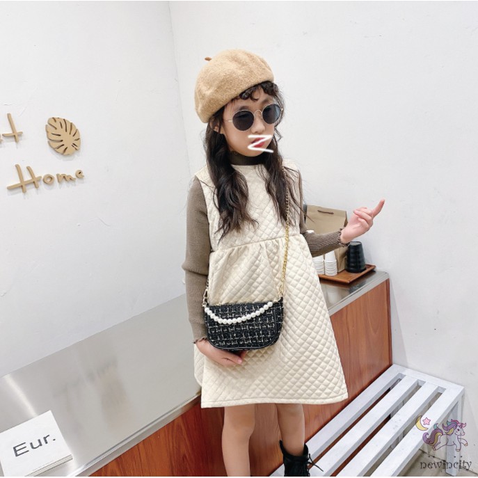 Túi xách đeo vai phối chuỗi hạt ngọc trai thời trang Hàn Quốc cho bé gái