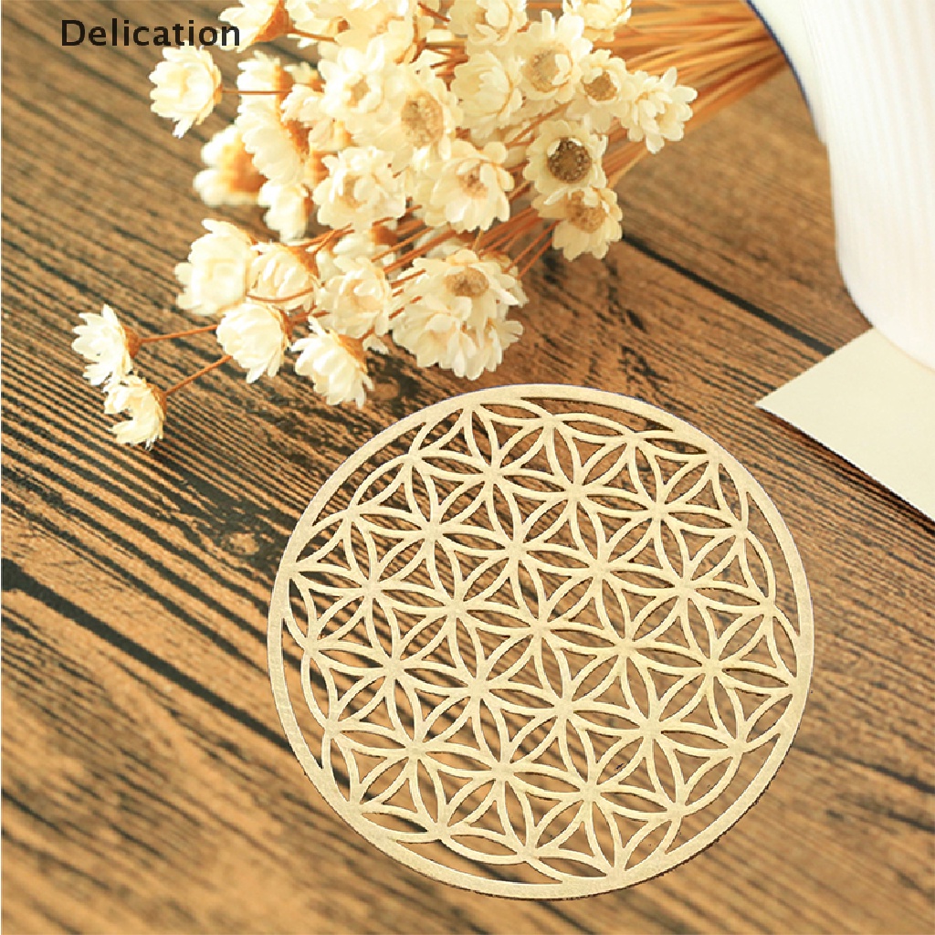 Đế Tròn Lót Thủy Tinh 10cm Với Hoa Tự Nhiên