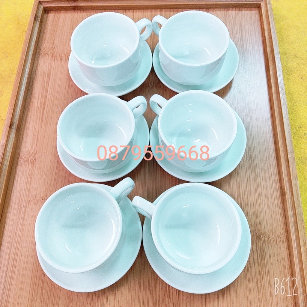 Tách cafe sứ  bao gồm  Đĩa Lót men trắng dáng quai có xuất xứ Bát Tràng, sang trọng