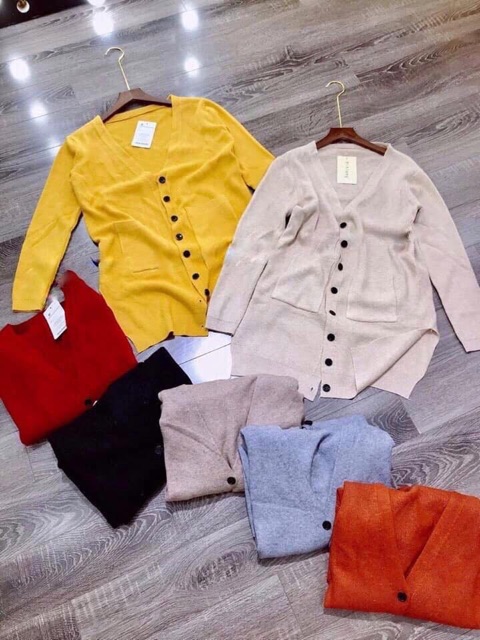 Khoác len dáng dài hai túi cài nút