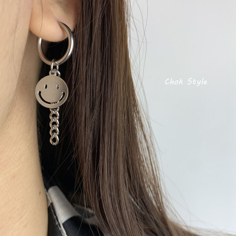 Khuyên Tai Dây Xích Mặt Cười Bằng Thép Titan Thời Trang 22634