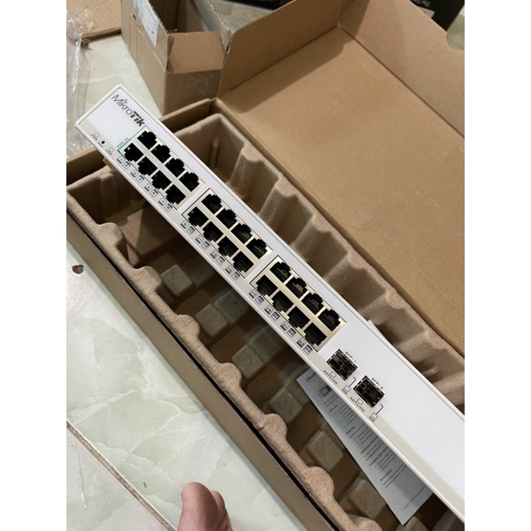 Thiết bị switch cao cấp mikrotik CSS326-24G-2S+RM hàng mới