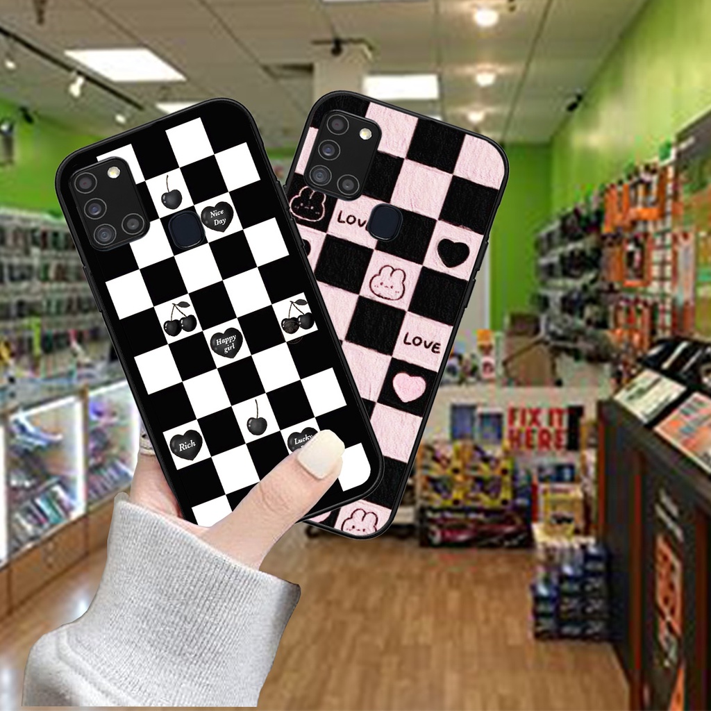 Ốp Samsung A21s in hình gấu caro đen trắng dễ thương siêu bền