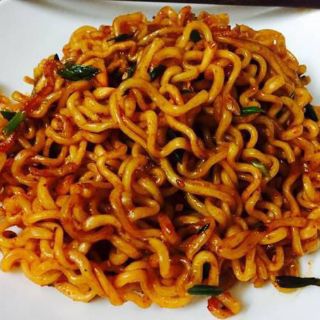 Mì khô gà cay 140g