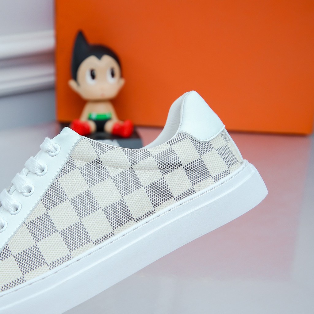 Giày sneakers nam da thật Louis Vuitton LV họa tiết cổ điển kết hợp với màu sắc hiện đại mang đến phong cách mới