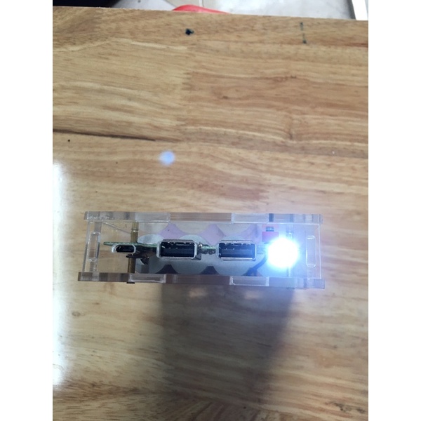 Box mica sạc dự phòng không pin 4cell 18650 2.1A