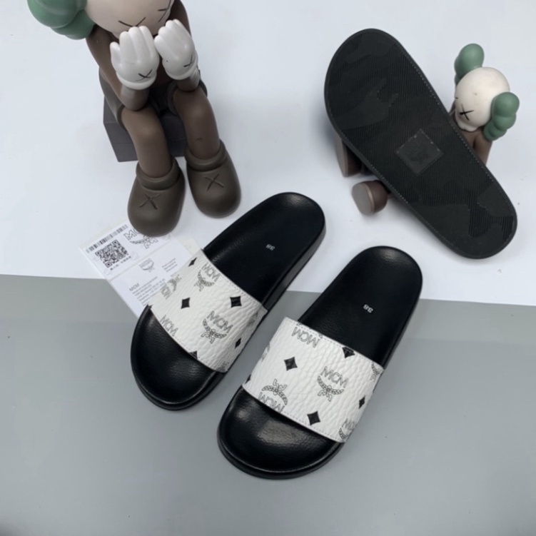 FREE SHIP Dép lê nam quai ngang in hình MCM - Dép nam quai da sần chất