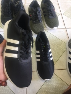 Giầy thể thao adidas đen