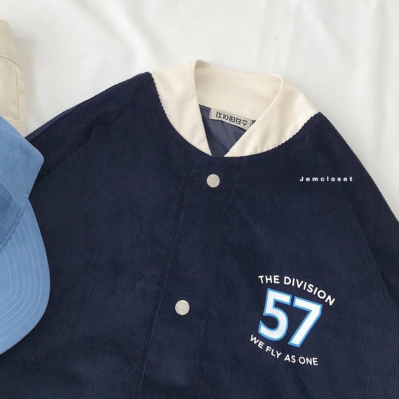 Áo khoác tăm nhung viền trắng nút bấm