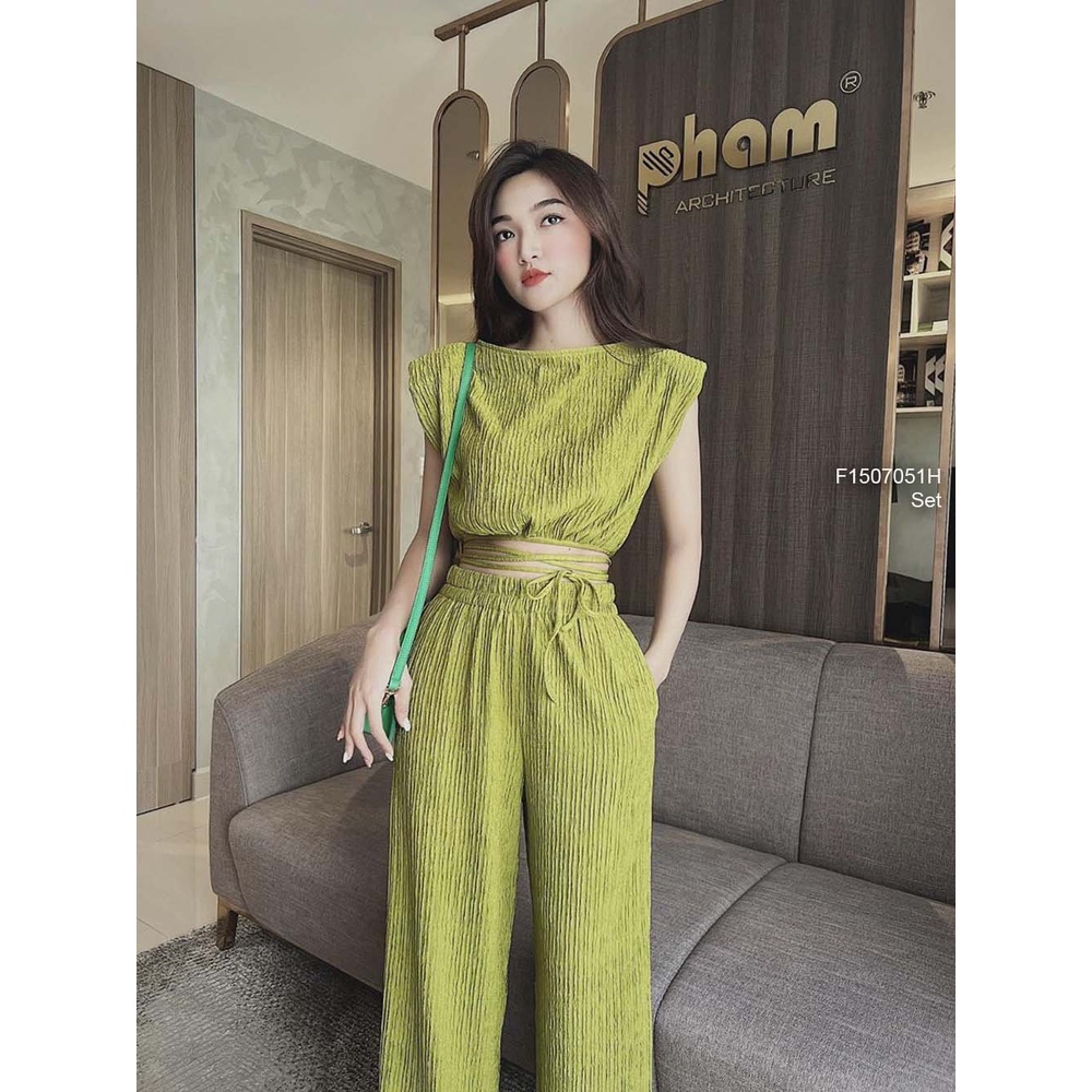 Set bộ áo croptop cột dây eo sát nách phối quần suông!