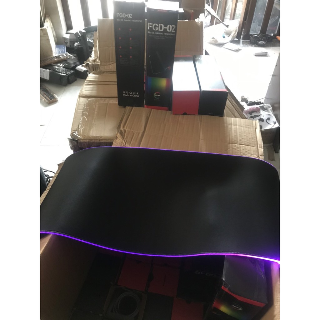 Lót chuột LED RGB kiêm sạc điện thoại không dây Gaming