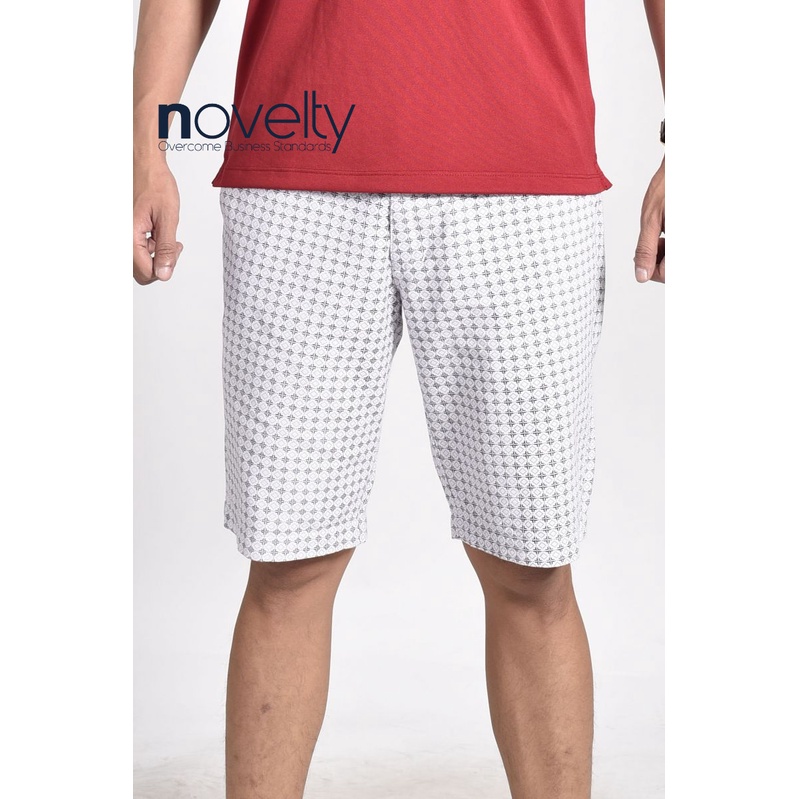 Quần Short nam Novelty màu trắng in họa tiết Regular Fit 1811760