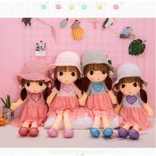 Búp bê cô gái xinh đẹp giầy đỏ