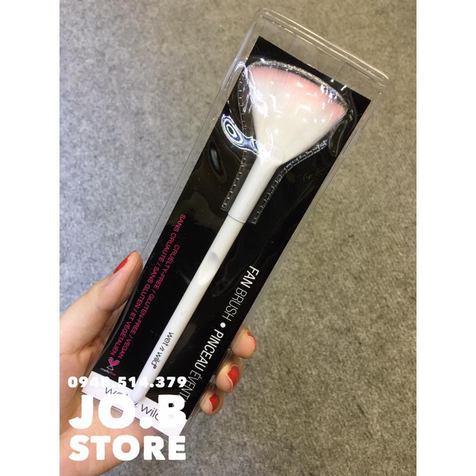 Cọ đánh highlight Fan Brush