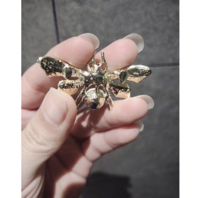 Charm ong 2 màu gắn dép havaianas