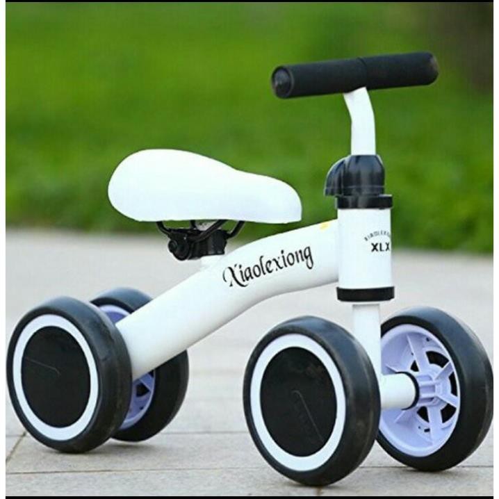 XE CHÒI CHÂN 4 BÁNH TỰ CÂN BẰNG CHO BÉ 1-3 TUỔI. HÀNG CHÍNH HÃNG, CHẤT LIỆU THÉP SIÊU BỀN