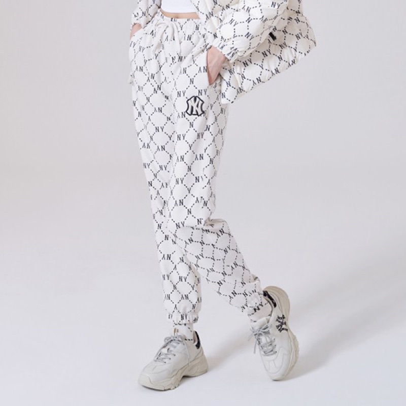 [CHÍNH HÃNG] QUẦN MLB MONOGRAM TRAINING PANTS (3APTM0114), Sale off 80%