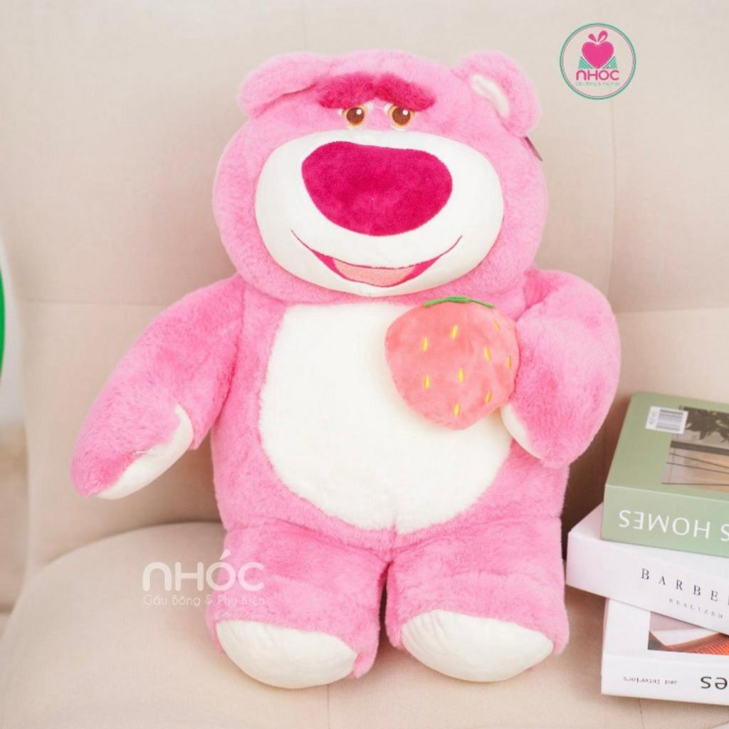 Thú bông Gấu Toy story đính trái dâu lông xù ngồi Bông Cao Cấp - NHÓC
