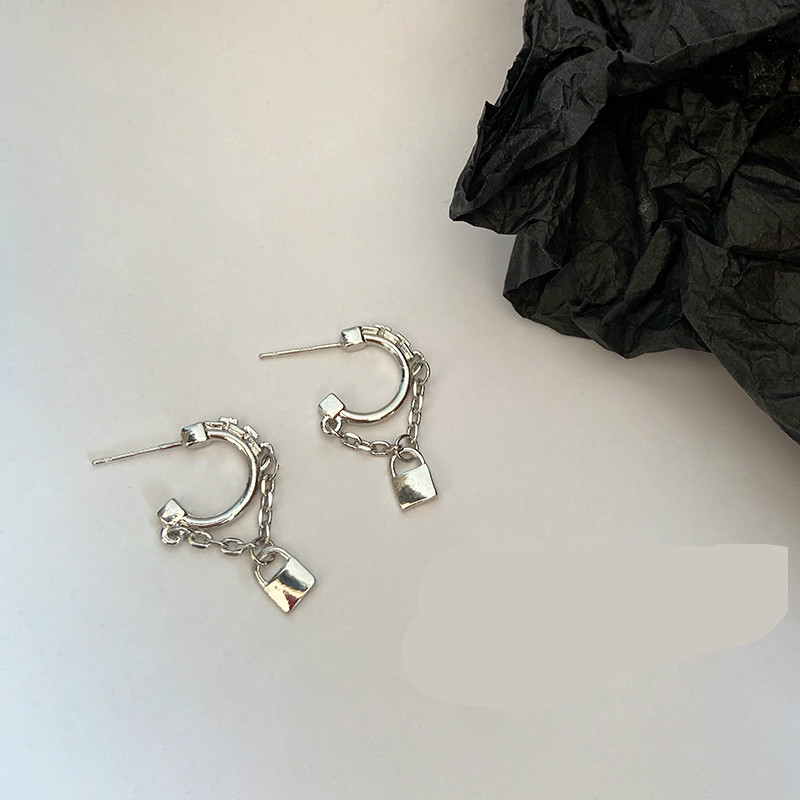 Bông Tai Hình Ổ Khóa Thời Trang Cho Nữ