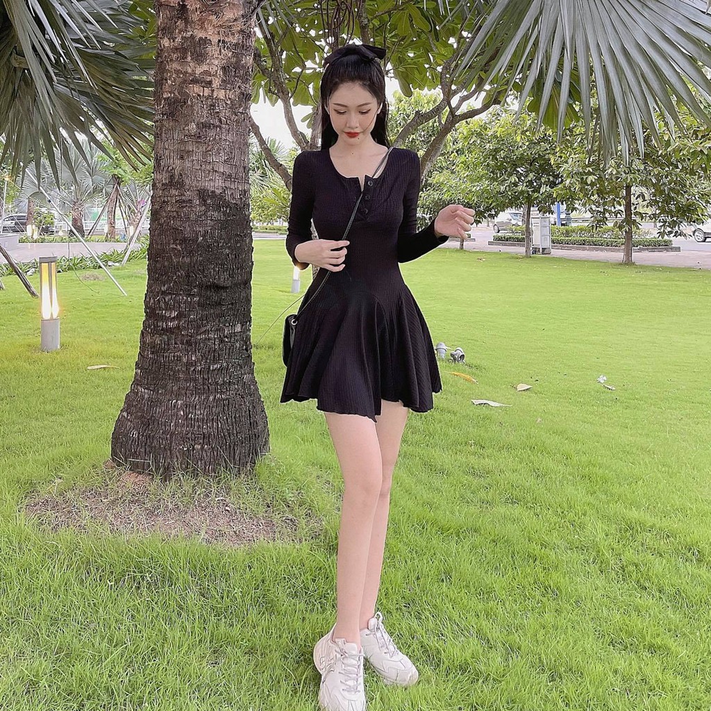 | FreeShip | Đầm tay dài nẹp nút xoè , ôm dáng body siêu xinh