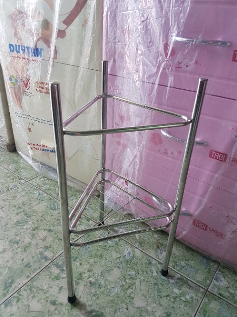 Chân bình nước tam giác
