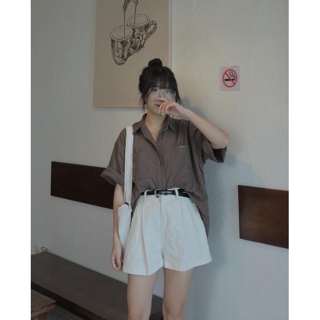 Sơmi trơn chữ in tay lỡ