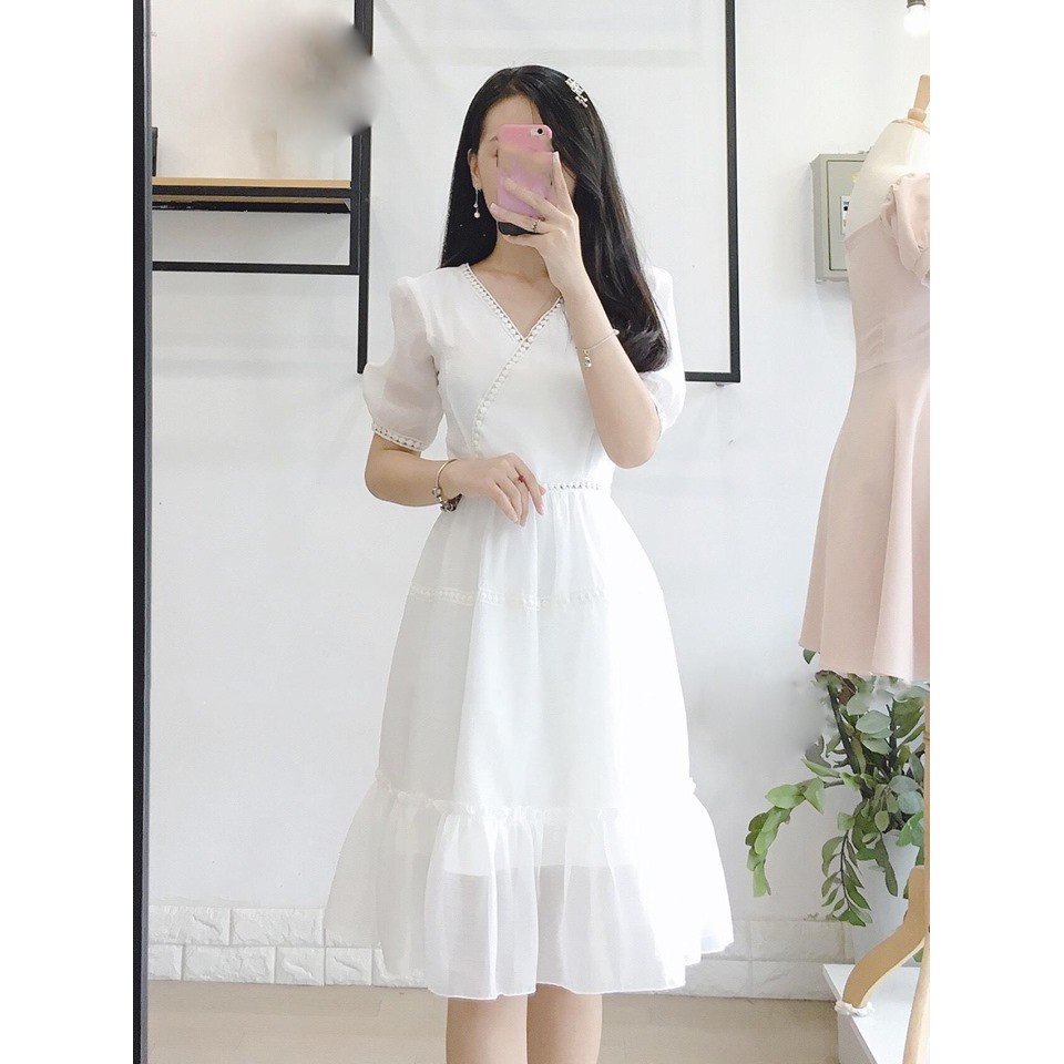 [Mã FAMARAL1 giảm 10K đơn 50K] Đầm trắng dự tiệc cổ V lai ren đắp chéo sang chảnh [HÀNG CÓ SẴN]