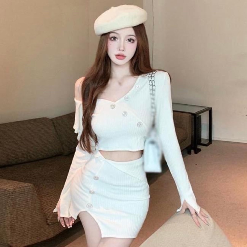 Set áo polo croptop tay dài trễ vai nút chéo ngực len gân và chân váy ngắn ôm sát body xẻ tà trắng - Order taobao