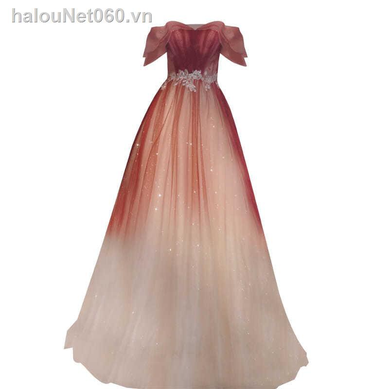 Đầm cô dâu màu đỏ rượu vang thiết kế thời trang 2020