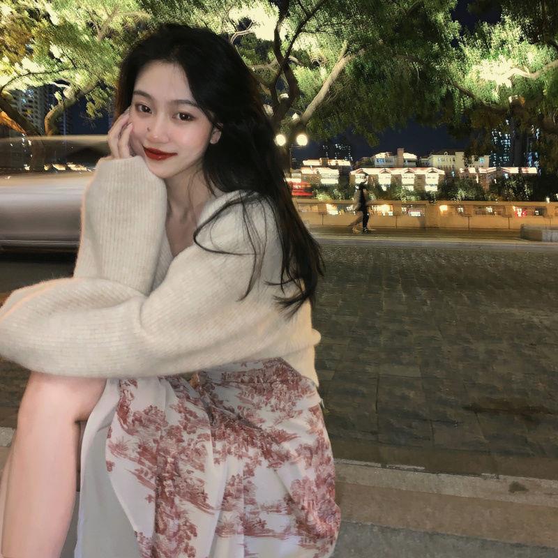 Bộ Áo Khoác Sweater Dệt Kim + Áo Hai Dây In Họa Tiết Thời Trang Thu Đông 2020 | BigBuy360 - bigbuy360.vn