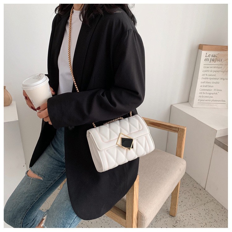 Túi xách nữ, túi đeo chéo khóa gương lệch cao cấp thời trang Hàn Quốc TX24