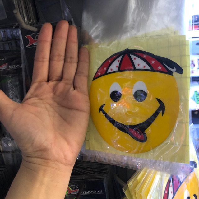 Tem mặt cười dán xe máy