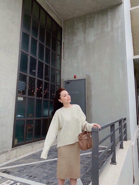 CHÂN VÁY LEN MỊN XẺ SAU MS15727 | BigBuy360 - bigbuy360.vn