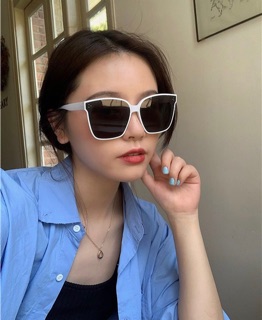 Kính râm trắng vuông mã888